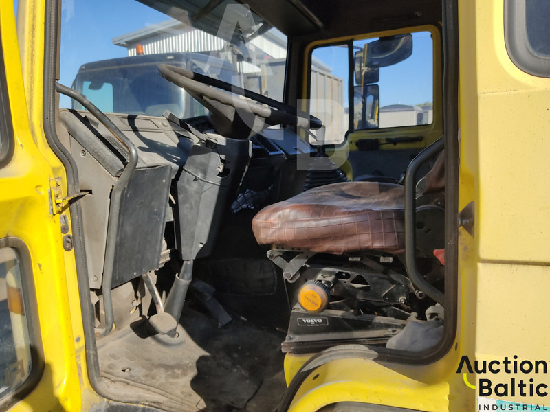 Volvo FL618 - 垃圾车:图5 Volvo FL618 - 垃圾车:图5