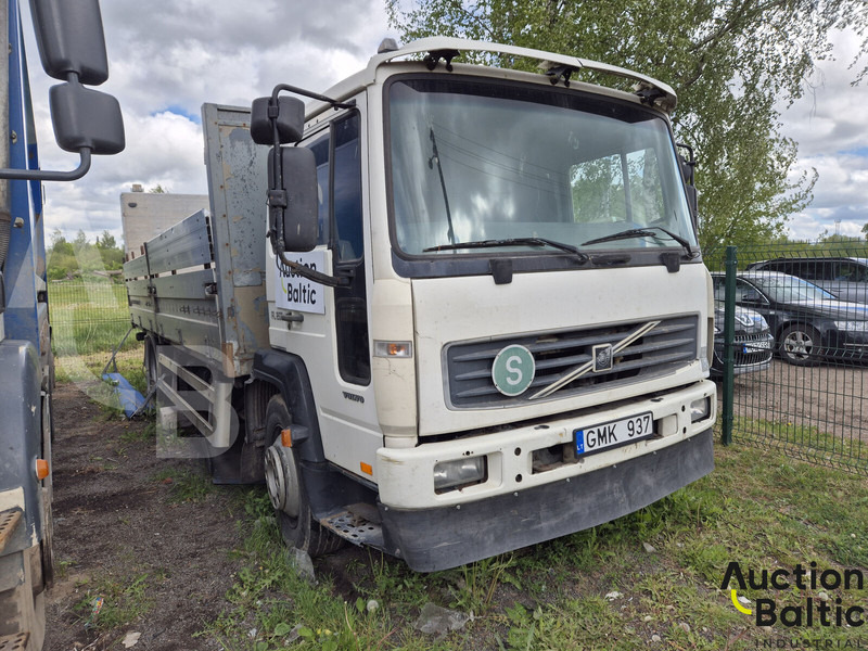 Volvo FL6 - 栏板式/ 平板卡车:图2 Volvo FL6 - 栏板式/ 平板卡车:图2