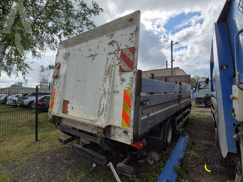 Volvo FL6 - 栏板式/ 平板卡车:图4 Volvo FL6 - 栏板式/ 平板卡车:图4