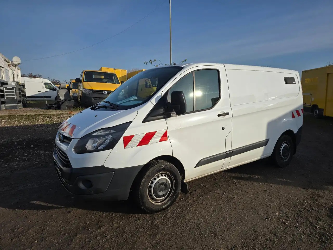 Ford Transit Custom/Werkstattfahrzeug - 无侧窗厢式货车:图2 Ford Transit Custom/Werkstattfahrzeug - 无侧窗厢式货车:图2