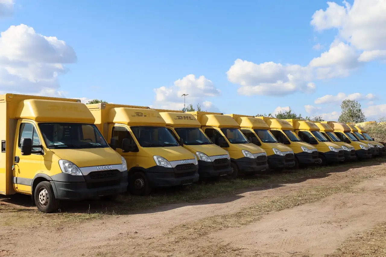 Iveco IS35SI2AA Daily/ Regalsystem/Luftfeder/1. Hand/ - 厢式货车:图1 Iveco IS35SI2AA Daily/ Regalsystem/Luftfeder/1. Hand/ - 厢式货车:图1