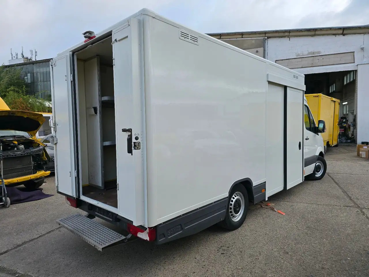 Mercedes-Benz Sprinter/Koffer/Regalsystem/ EU5/ 1. Hand - 厢式货车:图5 Mercedes-Benz Sprinter/Koffer/Regalsystem/ EU5/ 1. Hand - 厢式货车:图5