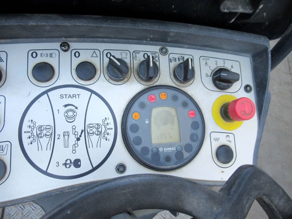 压路机 Bomag BW 80 AD-5：图6