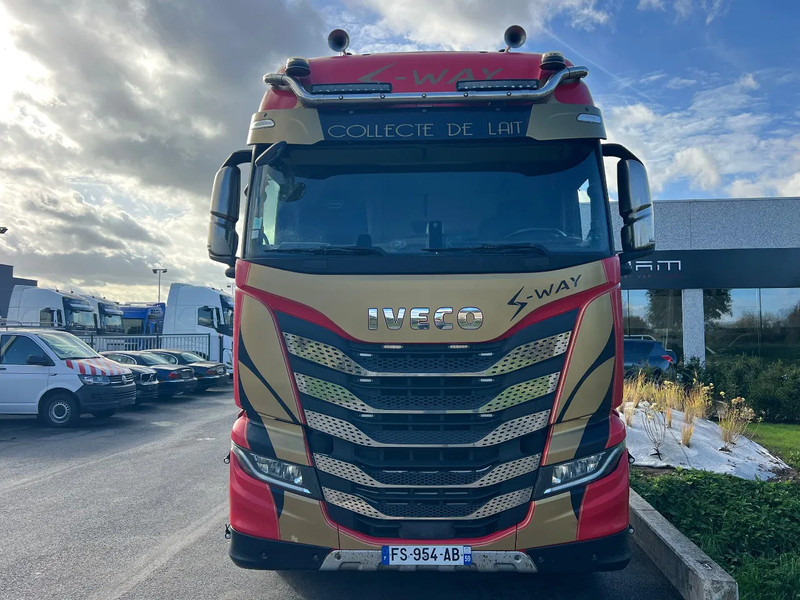 牵引车 Iveco S-WAY 570 S 570 12.2020 **VOITH RETARDER**660.000 km:图9 牵引车 Iveco S-WAY 570 S 570 12.2020 **VOITH RETARDER**660.000 km:图9