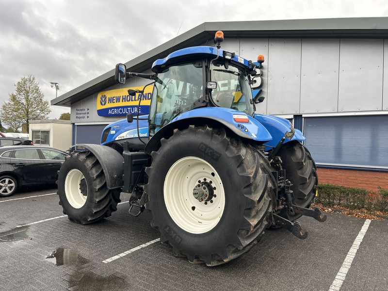 New Holland New Holland T7070 - 拖拉机:图3 New Holland New Holland T7070 - 拖拉机:图3