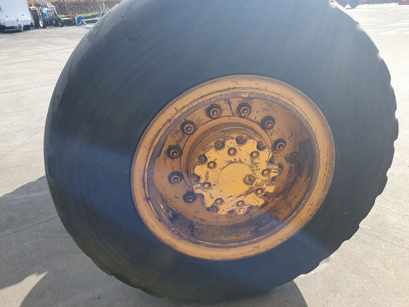 Vissers Mechanisatie As met banden - 轴及其零件 适用于 卡车:图2 Vissers Mechanisatie As met banden - 轴及其零件 适用于 卡车:图2