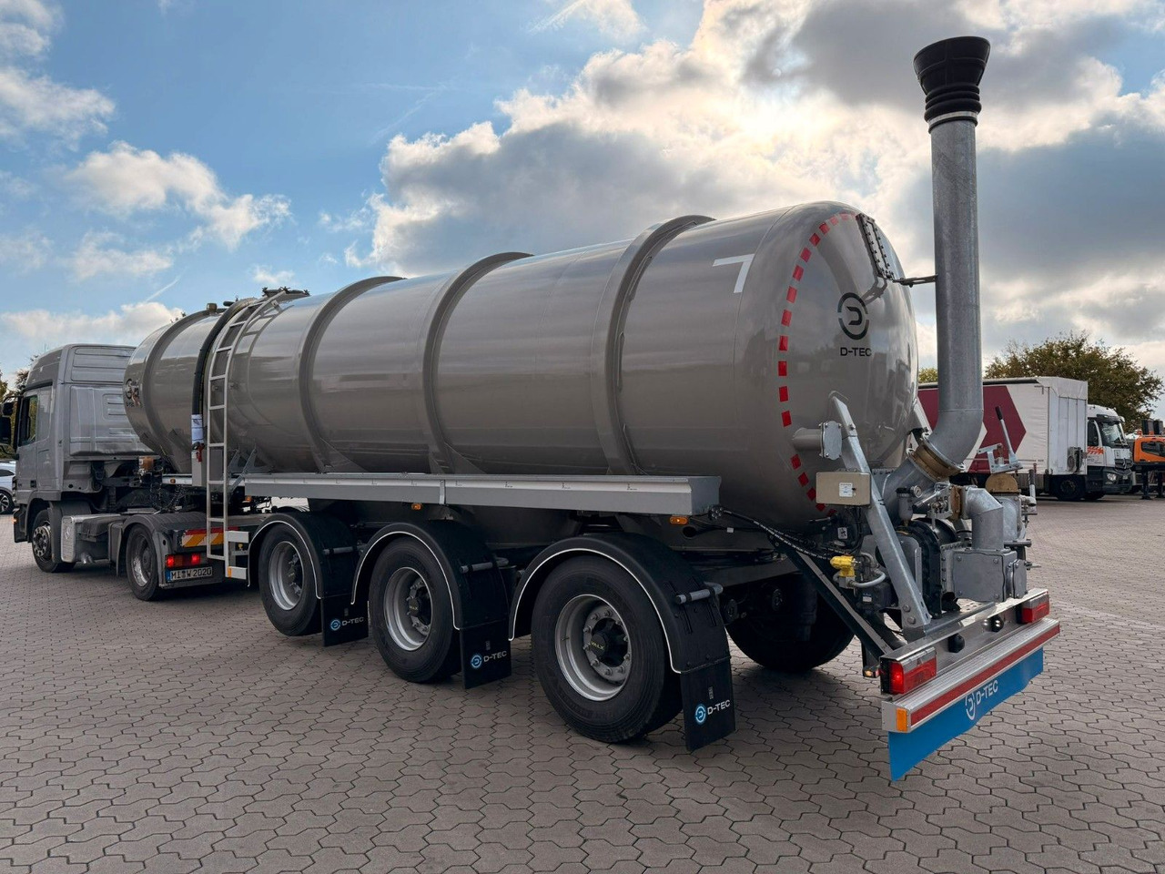 D-TEC Gülletanker 30m³ mit Zwangslenkung - 液罐半拖车:图3 D-TEC Gülletanker 30m³ mit Zwangslenkung - 液罐半拖车:图3