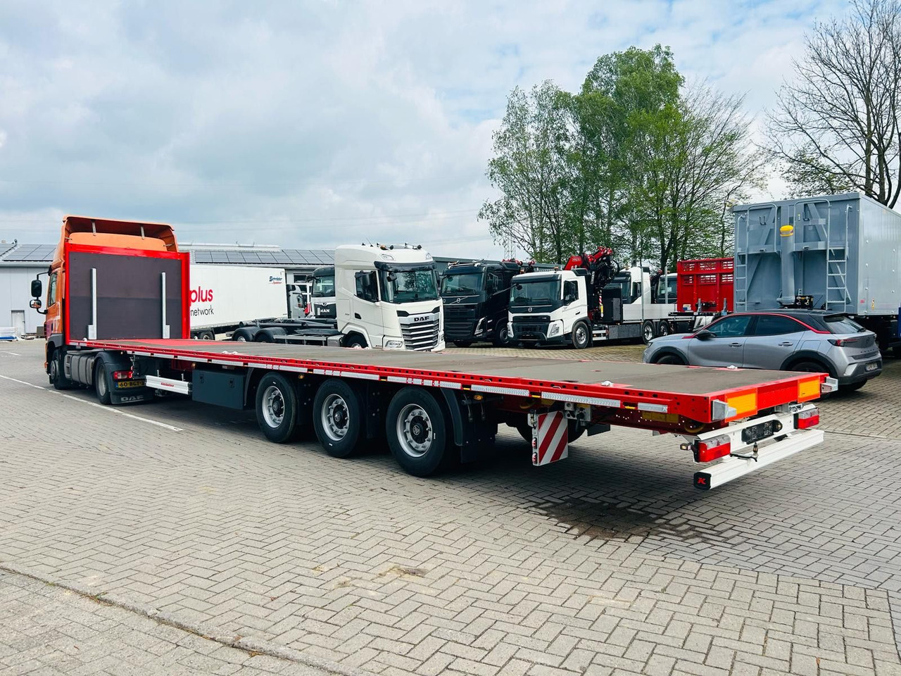 Kässbohrer K.SFS M Mega Plattform Auflieger Sofort Verfügba - 栏板式/ 平板半拖车:图3 Kässbohrer K.SFS M Mega Plattform Auflieger Sofort Verfügba - 栏板式/ 平板半拖车:图3