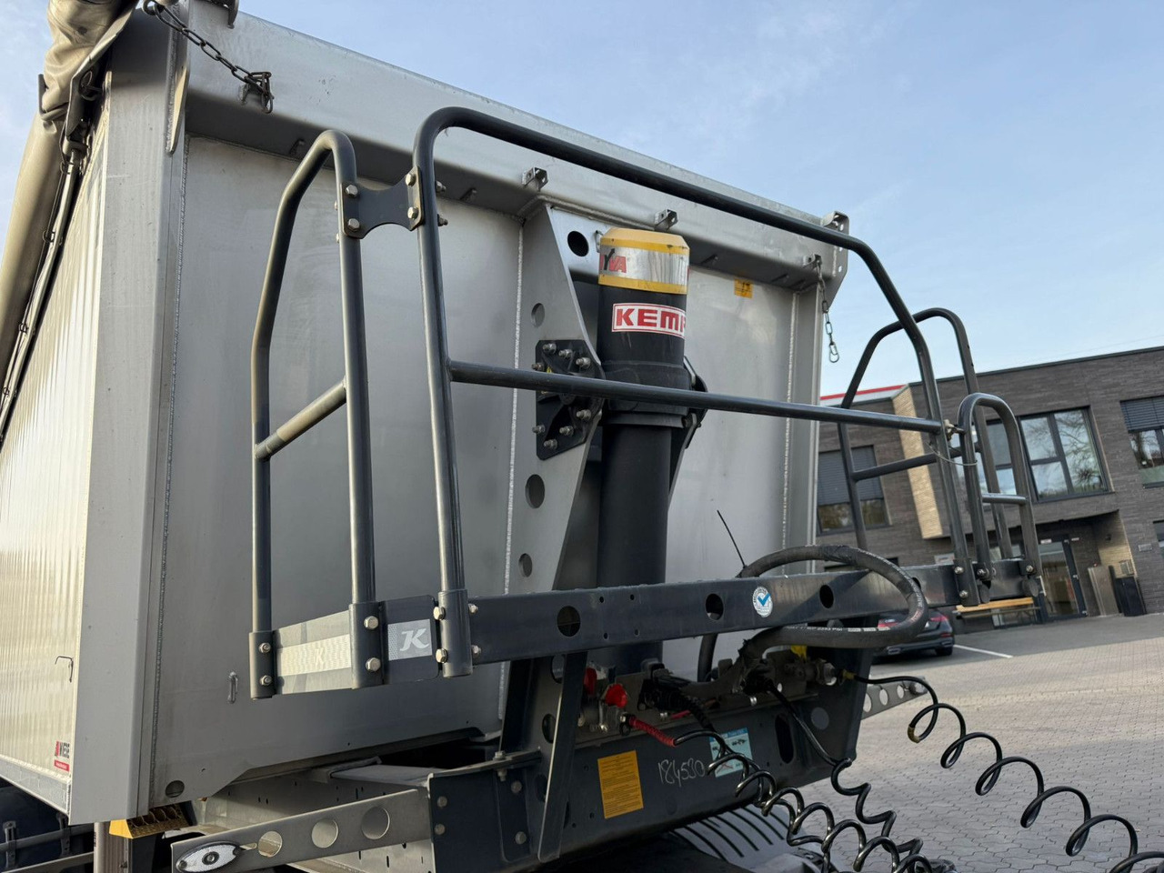 翻斗半拖车 Kässbohrer K.SKA Aluminium Kipper 30m³ Top Zustand：图9