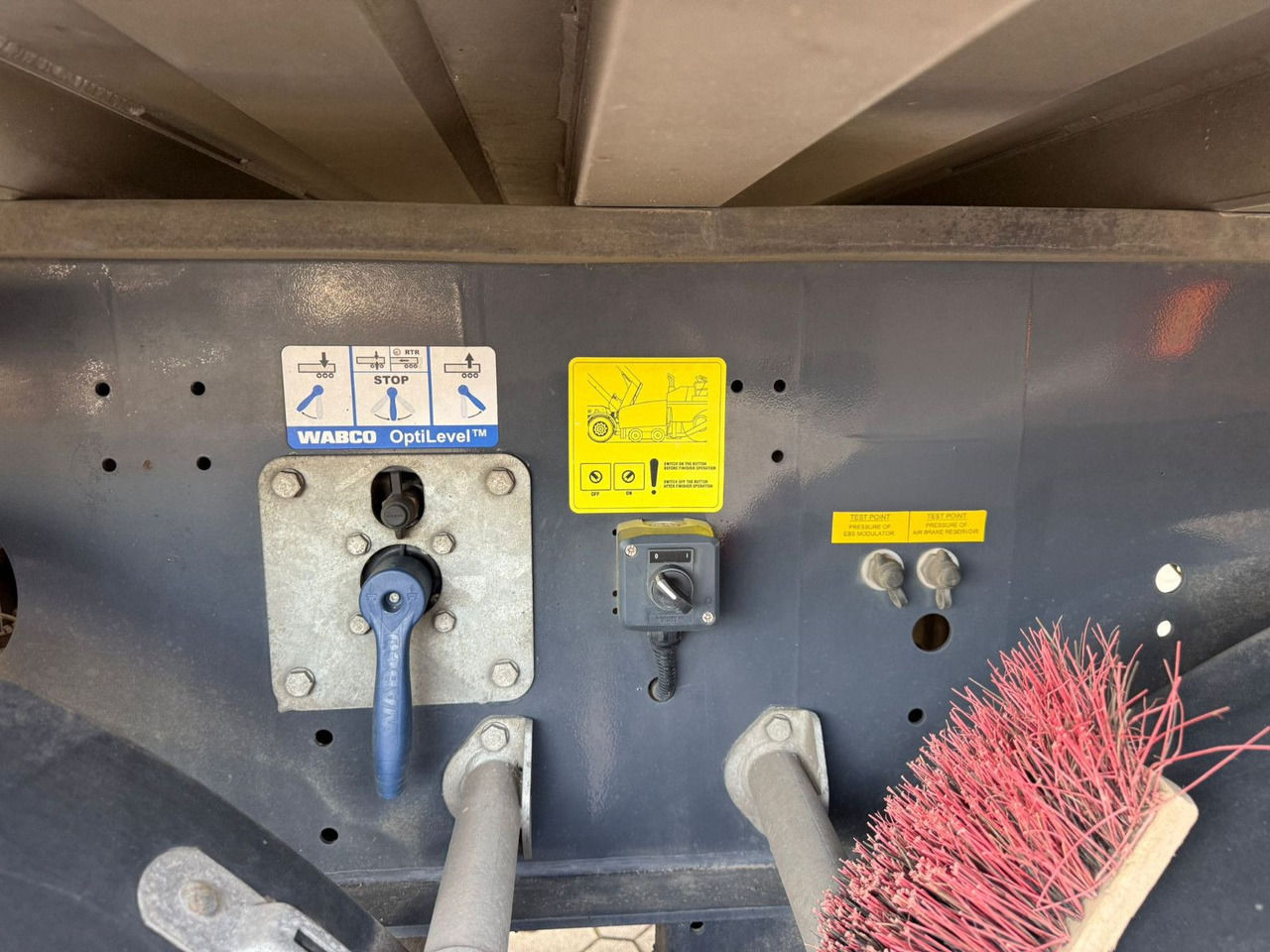 翻斗半拖车 Kässbohrer K.SKA Aluminium Kipper 30m³ Top Zustand：图11