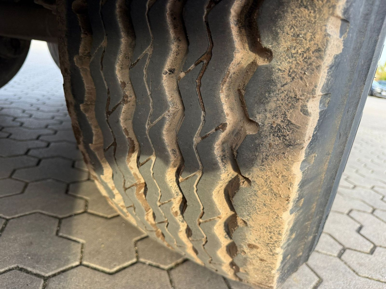 翻斗半拖车 Kässbohrer K.SKA Aluminium Kipper 30m³ Top Zustand：图14