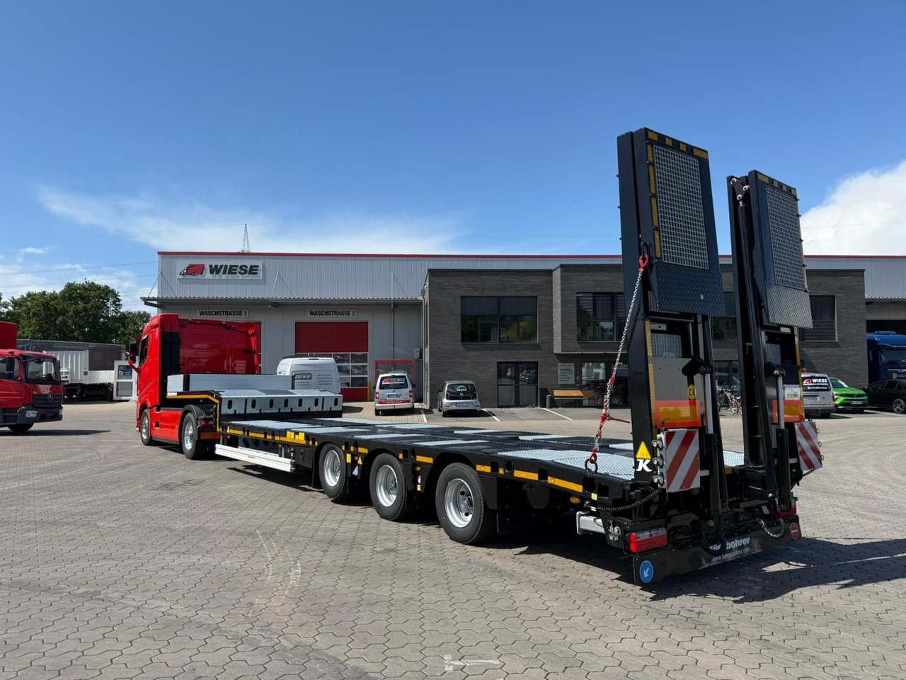 Kässbohrer SLS.HS Tieflader mit hydr. Schwanenhals - 低装载半拖车:图1 Kässbohrer SLS.HS Tieflader mit hydr. Schwanenhals - 低装载半拖车:图1