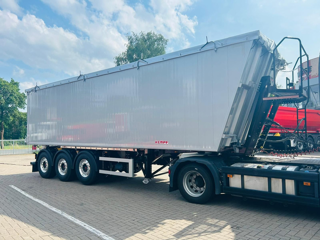 Kempf SKM 36/3 AK 3-Achs Alu Sattelkipper 50m³ - 翻斗半拖车:图2 Kempf SKM 36/3 AK 3-Achs Alu Sattelkipper 50m³ - 翻斗半拖车:图2