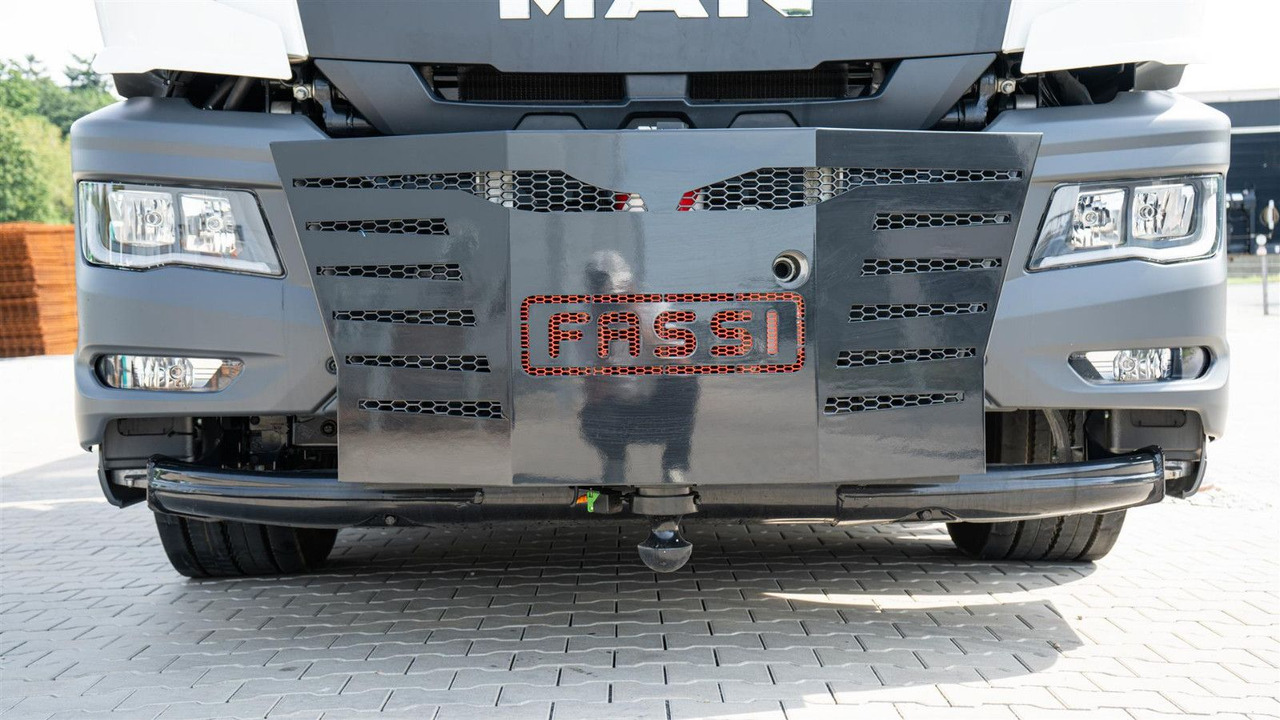 MAN 35.470 8x2 Kran F710 RA2.26 - 起重车:图3 MAN 35.470 8x2 Kran F710 RA2.26 - 起重车:图3