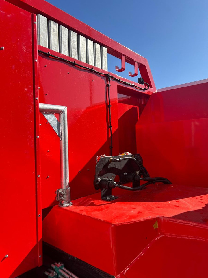 MAN 8x4 mit F1150RA.2.28 L616 Winde, 2.per. Korb - 栏板式/ 平板卡车, 起重车:图2 MAN 8x4 mit F1150RA.2.28 L616 Winde, 2.per. Korb - 栏板式/ 平板卡车, 起重车:图2