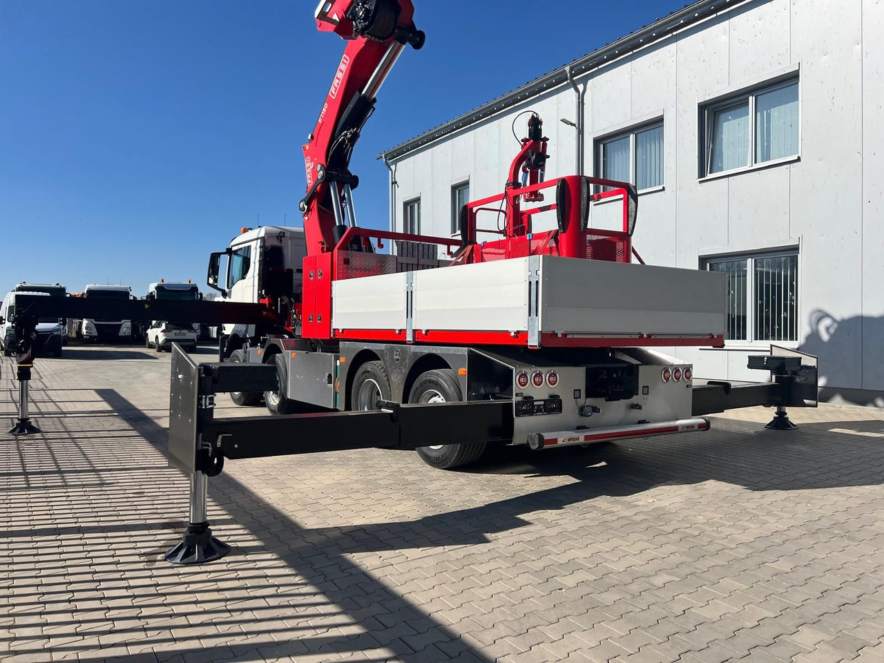 MAN 8x4 mit F1150RA.2.28 L616 Winde, 2.per. Korb - 起重车:图3 MAN 8x4 mit F1150RA.2.28 L616 Winde, 2.per. Korb - 起重车:图3