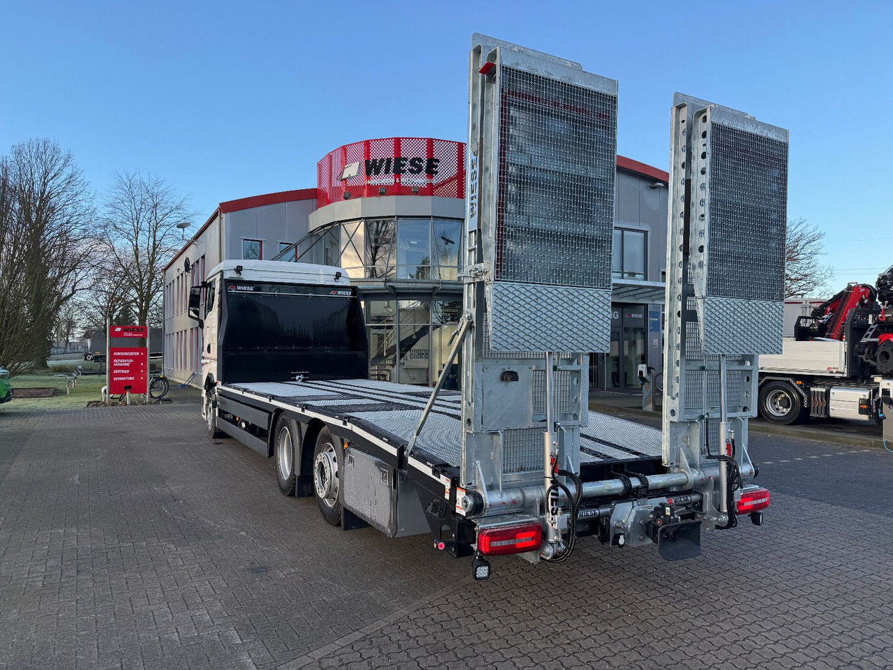 MAN Baumaschinen- Arbeitsbühnentransporter Rampen - 自动转运卡车:图5 MAN Baumaschinen- Arbeitsbühnentransporter Rampen - 自动转运卡车:图5