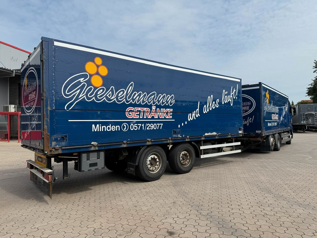 MAN TGA Schwenkwand-Getränkeaufbau incl. Anhänger - 饮料运输车:图3 MAN TGA Schwenkwand-Getränkeaufbau incl. Anhänger - 饮料运输车:图3