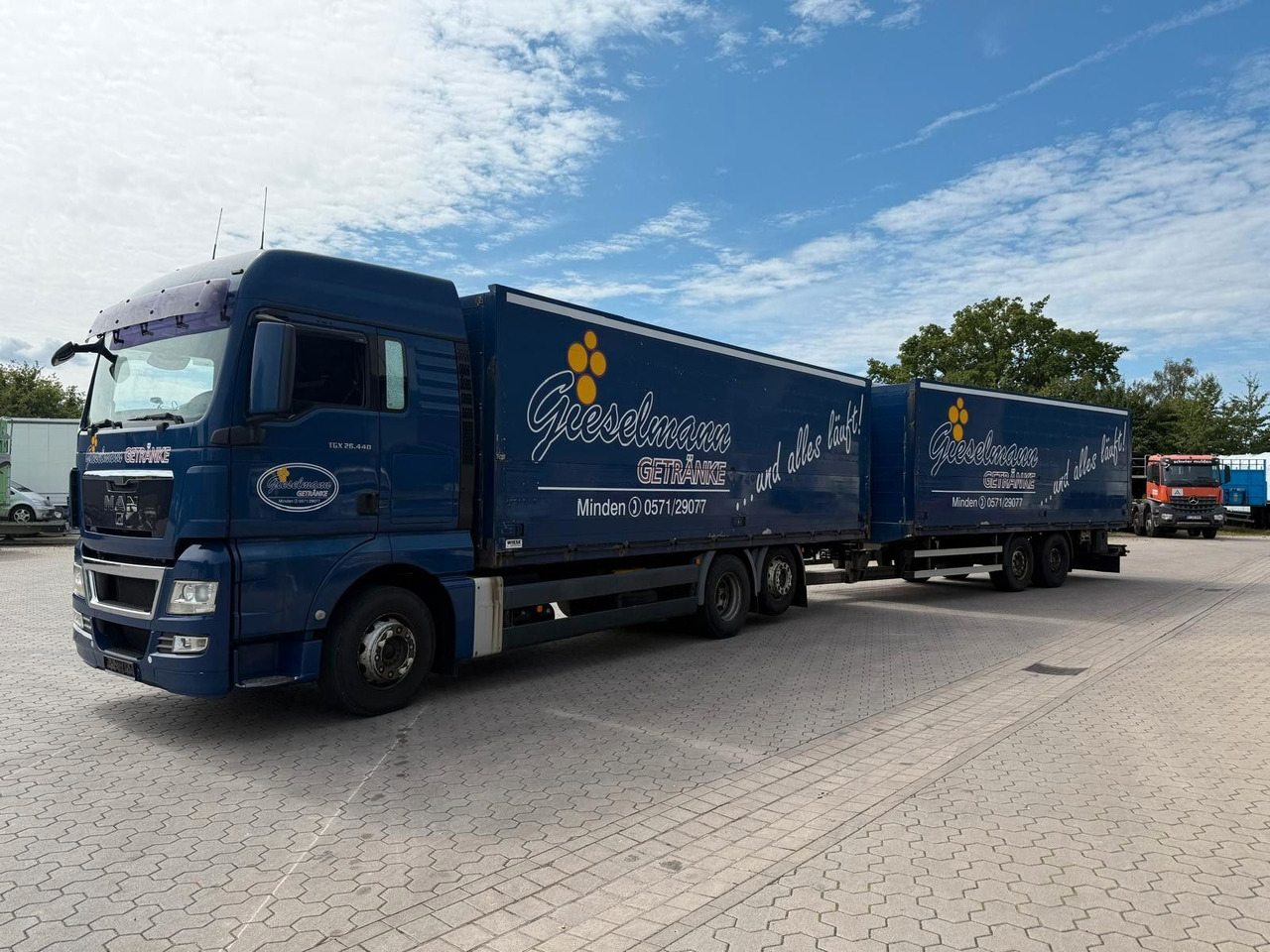 MAN TGA Schwenkwand-Getränkeaufbau incl. Anhänger - 饮料运输车:图2 MAN TGA Schwenkwand-Getränkeaufbau incl. Anhänger - 饮料运输车:图2