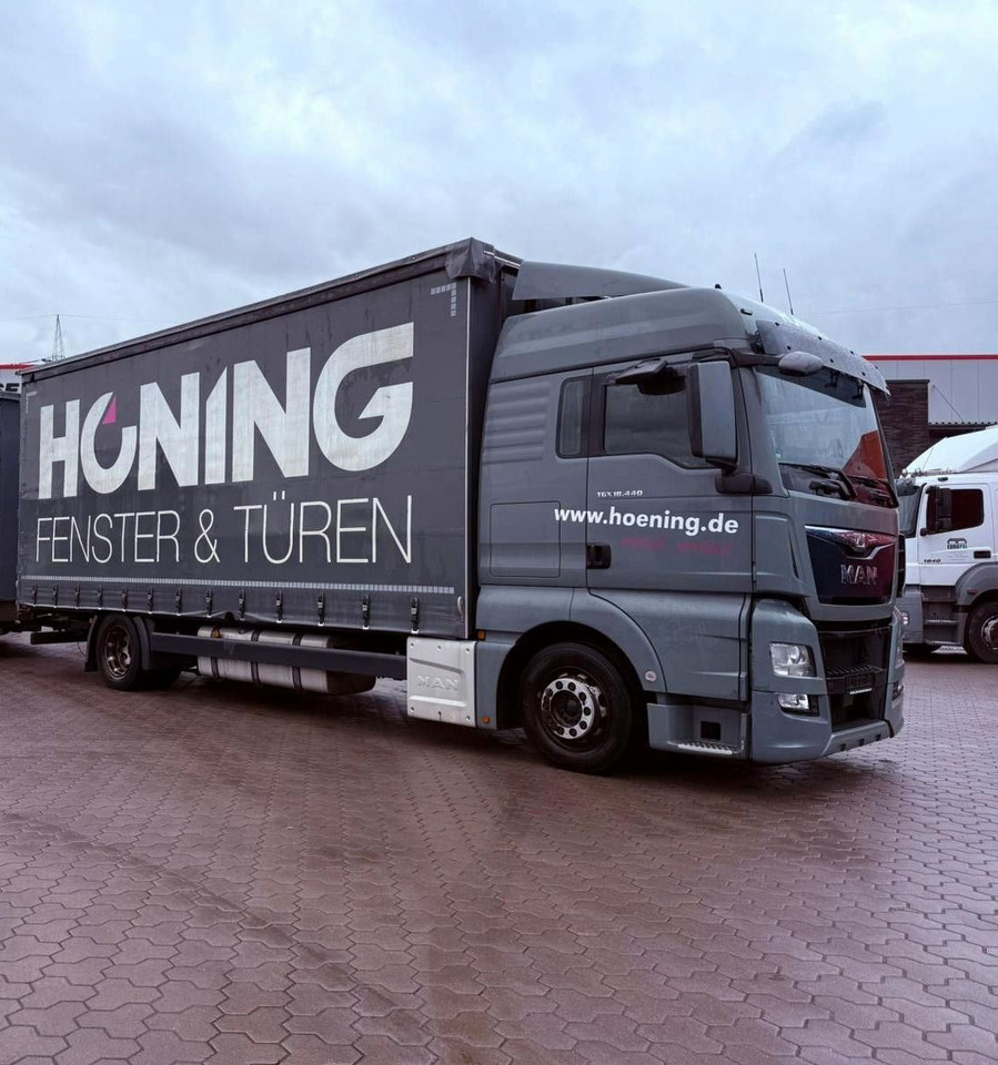 MAN TGX 18.440 LL Volumen LKW mit Staplerhalterung MAN TGX 18.440 LL Volumen LKW mit Staplerhalterung - 侧帘卡车:图1 MAN TGX 18.440 LL Volumen LKW mit Staplerhalterung MAN TGX 18.440 LL Volumen LKW mit Staplerhalterung - 侧帘卡车:图1
