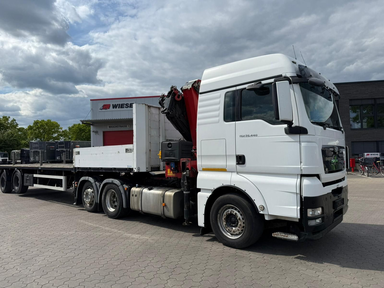 MAN TGX 26.440 6x2 mit HMF 3000-5 Kran - 牵引车:图1 MAN TGX 26.440 6x2 mit HMF 3000-5 Kran - 牵引车:图1