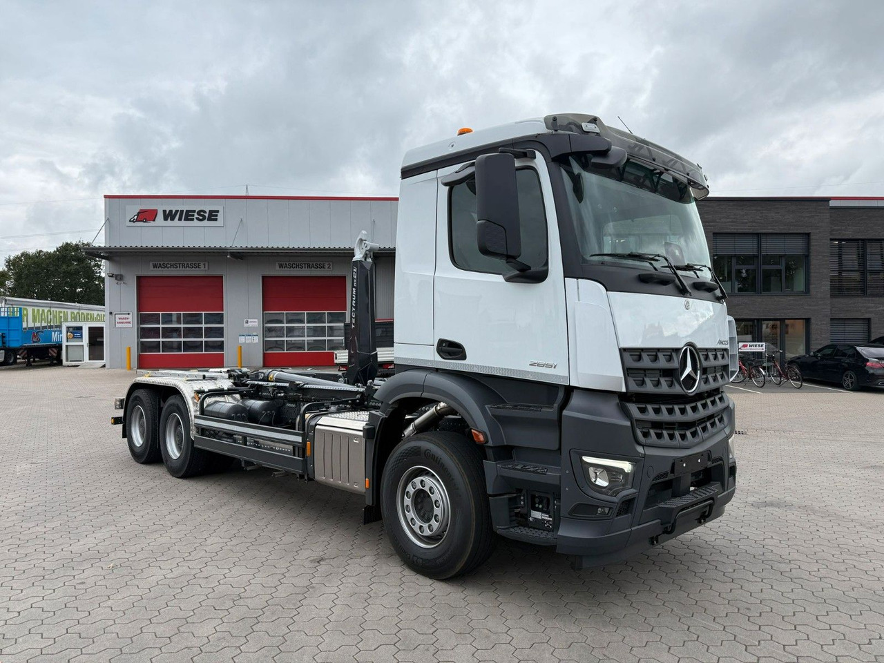 Mercedes-Benz Arocs 5 2651L 6 x4 Meiller RS 2170 - 吊钩升降车:图1 Mercedes-Benz Arocs 5 2651L 6 x4 Meiller RS 2170 - 吊钩升降车:图1