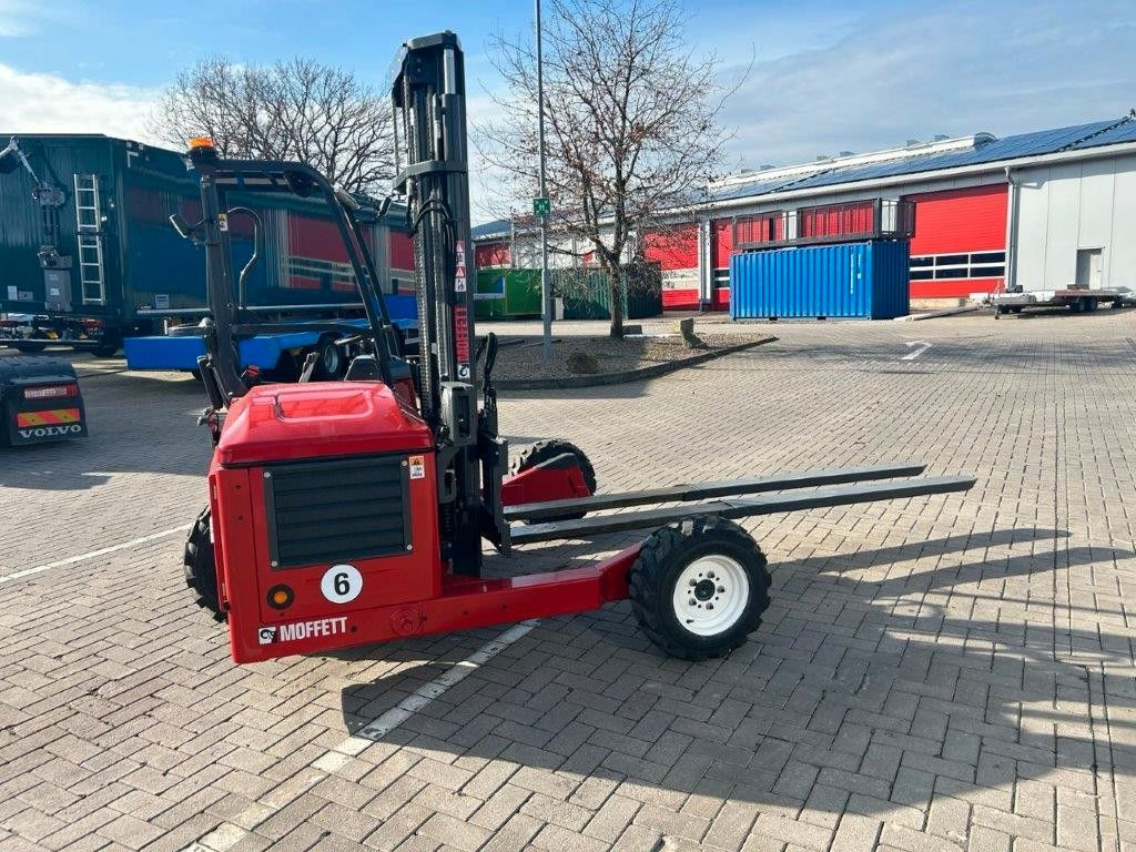 Moffett CARGOTEC - Tragkraft 2.500 kg Moffett CARGOTEC - Tragkraft 2.500 kg - Miete möglich - 柴油叉车:图3 Moffett CARGOTEC - Tragkraft 2.500 kg Moffett CARGOTEC - Tragkraft 2.500 kg - Miete möglich - 柴油叉车:图3