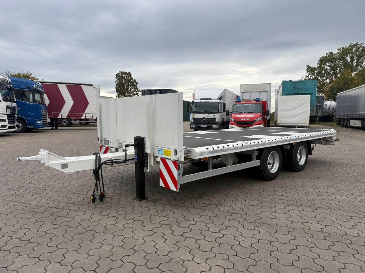 Tandemanhänger Plattform - 栏板式/ 平板拖车:图2 Tandemanhänger Plattform - 栏板式/ 平板拖车:图2