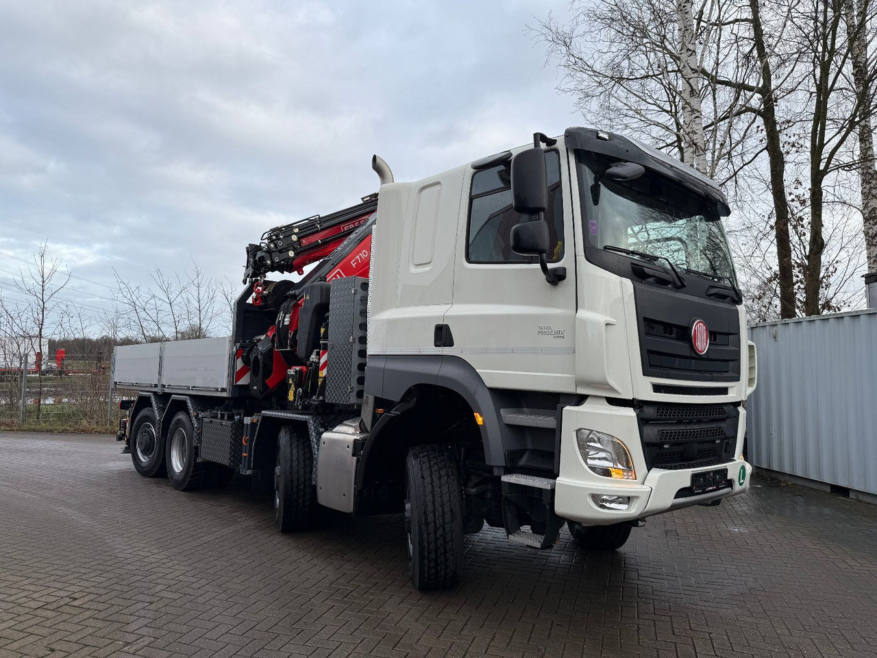 Tatra 41.500 8x8 Phoenix Fassi F710 Kran - 栏板式/ 平板卡车, 起重车:图1 Tatra 41.500 8x8 Phoenix Fassi F710 Kran - 栏板式/ 平板卡车, 起重车:图1