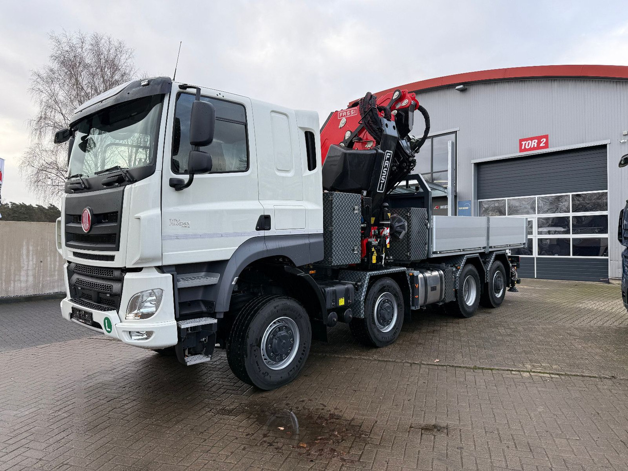 Tatra 41.500 8x8 Phoenix Fassi F710 Kran - 栏板式/ 平板卡车, 起重车:图1 Tatra 41.500 8x8 Phoenix Fassi F710 Kran - 栏板式/ 平板卡车, 起重车:图1