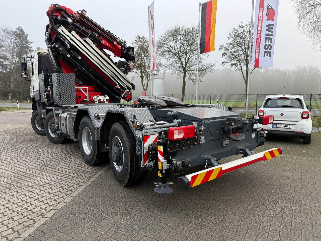 Tatra 41.500 8x8 Phoenix Fassi F710 Kran - 栏板式/ 平板卡车, 起重车:图4 Tatra 41.500 8x8 Phoenix Fassi F710 Kran - 栏板式/ 平板卡车, 起重车:图4