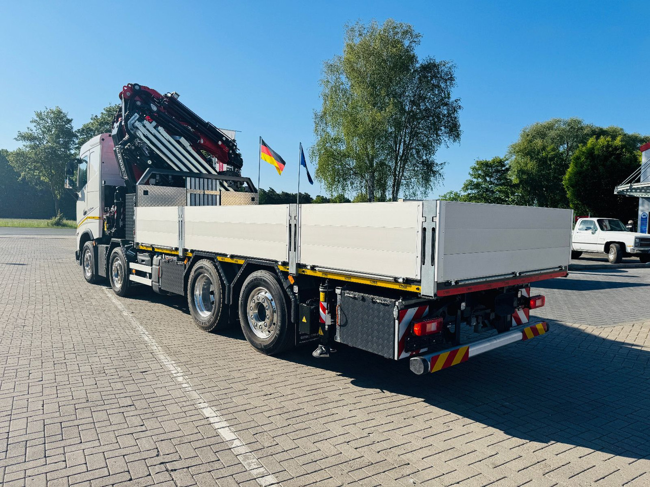 Volvo FH 500 8x2 mit F710RA.2.27 L426 und V20 Winde - 栏板式/ 平板卡车, 起重车:图5 Volvo FH 500 8x2 mit F710RA.2.27 L426 und V20 Winde - 栏板式/ 平板卡车, 起重车:图5