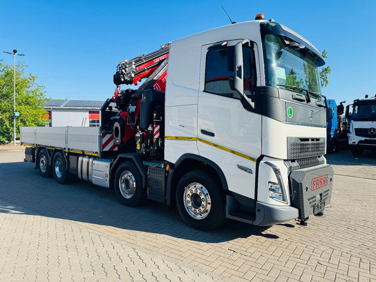 Volvo FH 500 8x2 mit F710RA.2.27 L426 und V20 Winde - 卡车, 起重车:图2 Volvo FH 500 8x2 mit F710RA.2.27 L426 und V20 Winde - 卡车, 起重车:图2