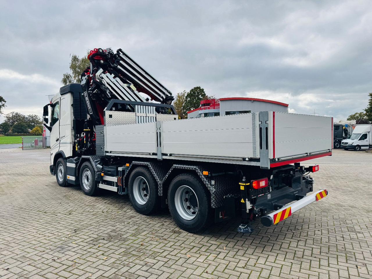 Volvo FH 500 8x4 Kran F820 RA2.27 Jib & Winde Sofort - 起重车:图3 Volvo FH 500 8x4 Kran F820 RA2.27 Jib & Winde Sofort - 起重车:图3