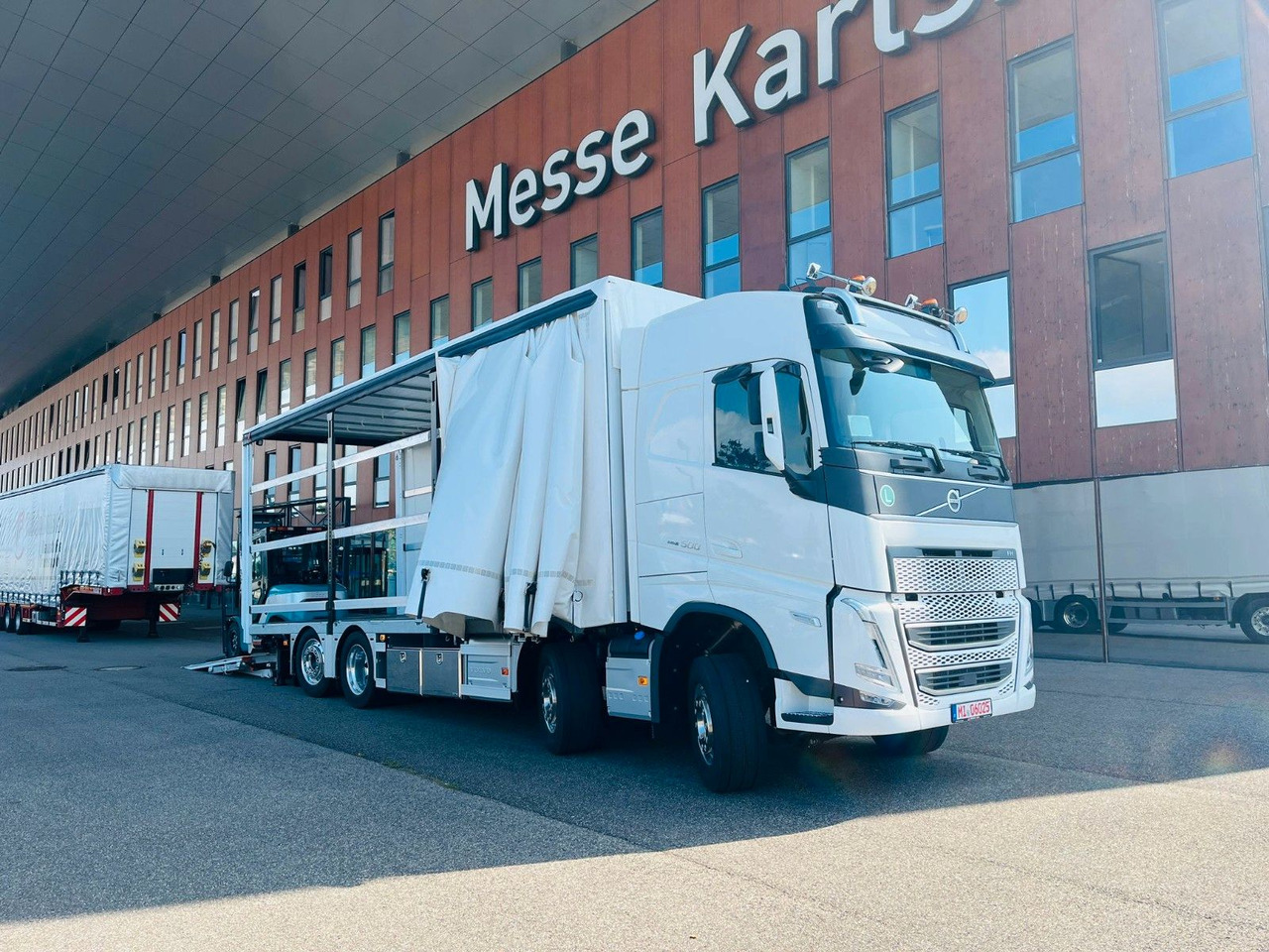 Volvo FH 500 Gabelstaplertransporter LBW Dhollandia 9t - 卡车:图3 Volvo FH 500 Gabelstaplertransporter LBW Dhollandia 9t - 卡车:图3