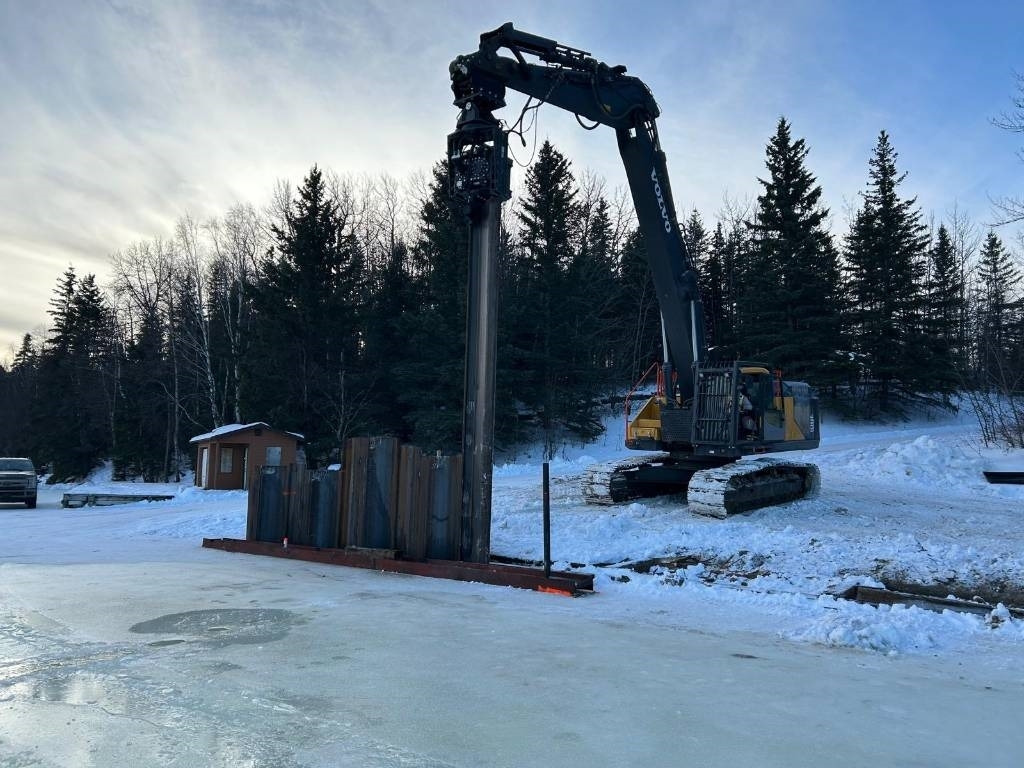 AJCE EUROPE AVH40ST Vibro Hammer Sheet Pile Driver - 打桩机:图1 AJCE EUROPE AVH40ST Vibro Hammer Sheet Pile Driver - 打桩机:图1