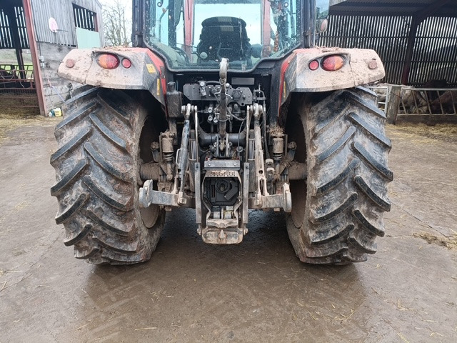 MASSEY FERGUSON 5711M - 拖拉机:图3 MASSEY FERGUSON 5711M - 拖拉机:图3
