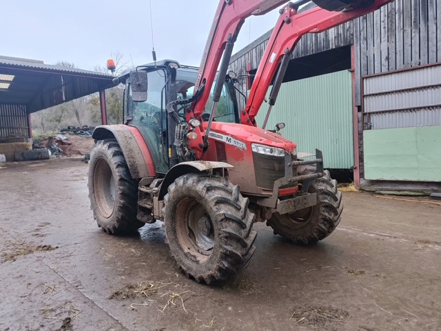 MASSEY FERGUSON 5711M - 拖拉机:图5 MASSEY FERGUSON 5711M - 拖拉机:图5