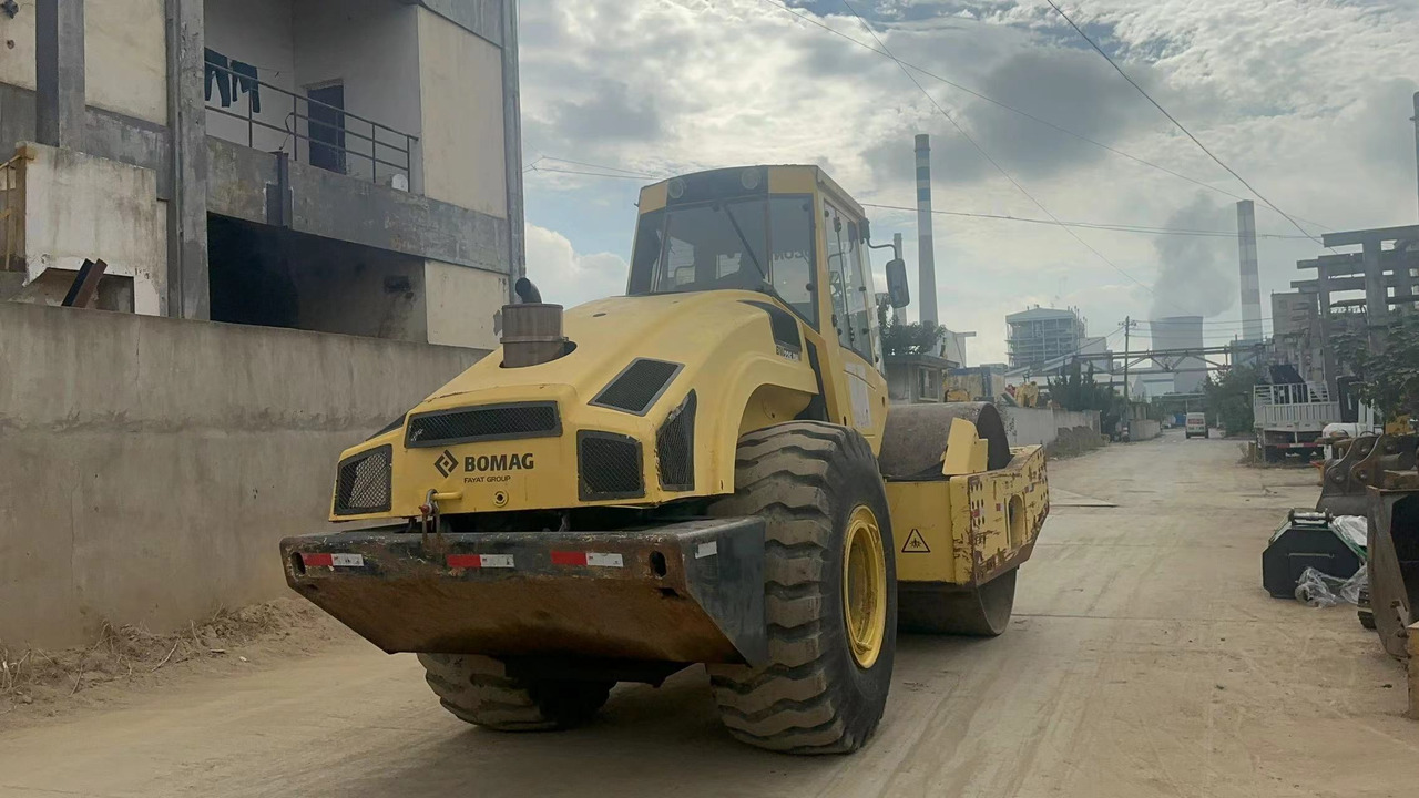 BOMAG BW226 - 碾压机:图5 BOMAG BW226 - 碾压机:图5