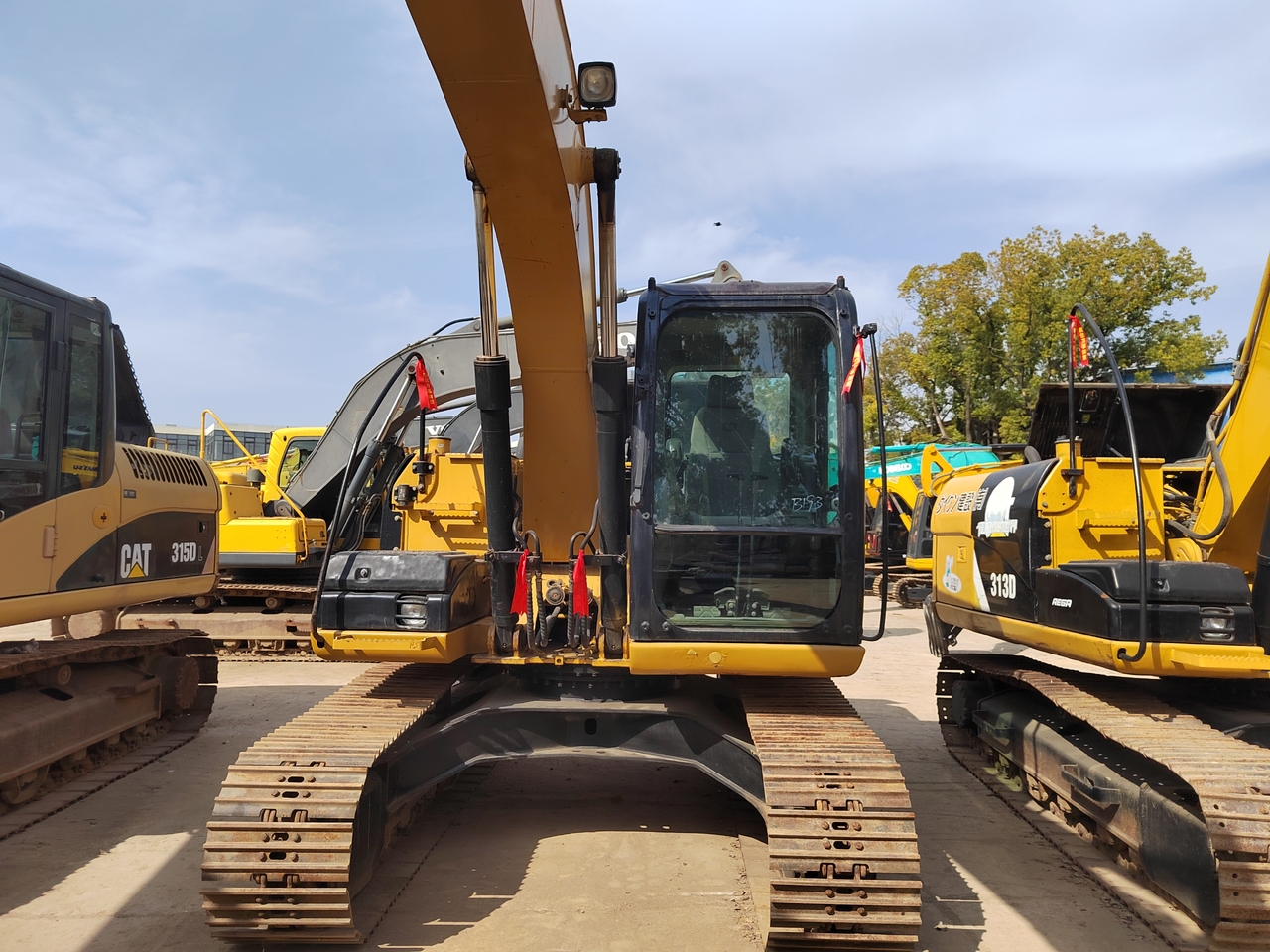 CATERPILLAR 318D - 履带式挖掘机:图2 CATERPILLAR 318D - 履带式挖掘机:图2