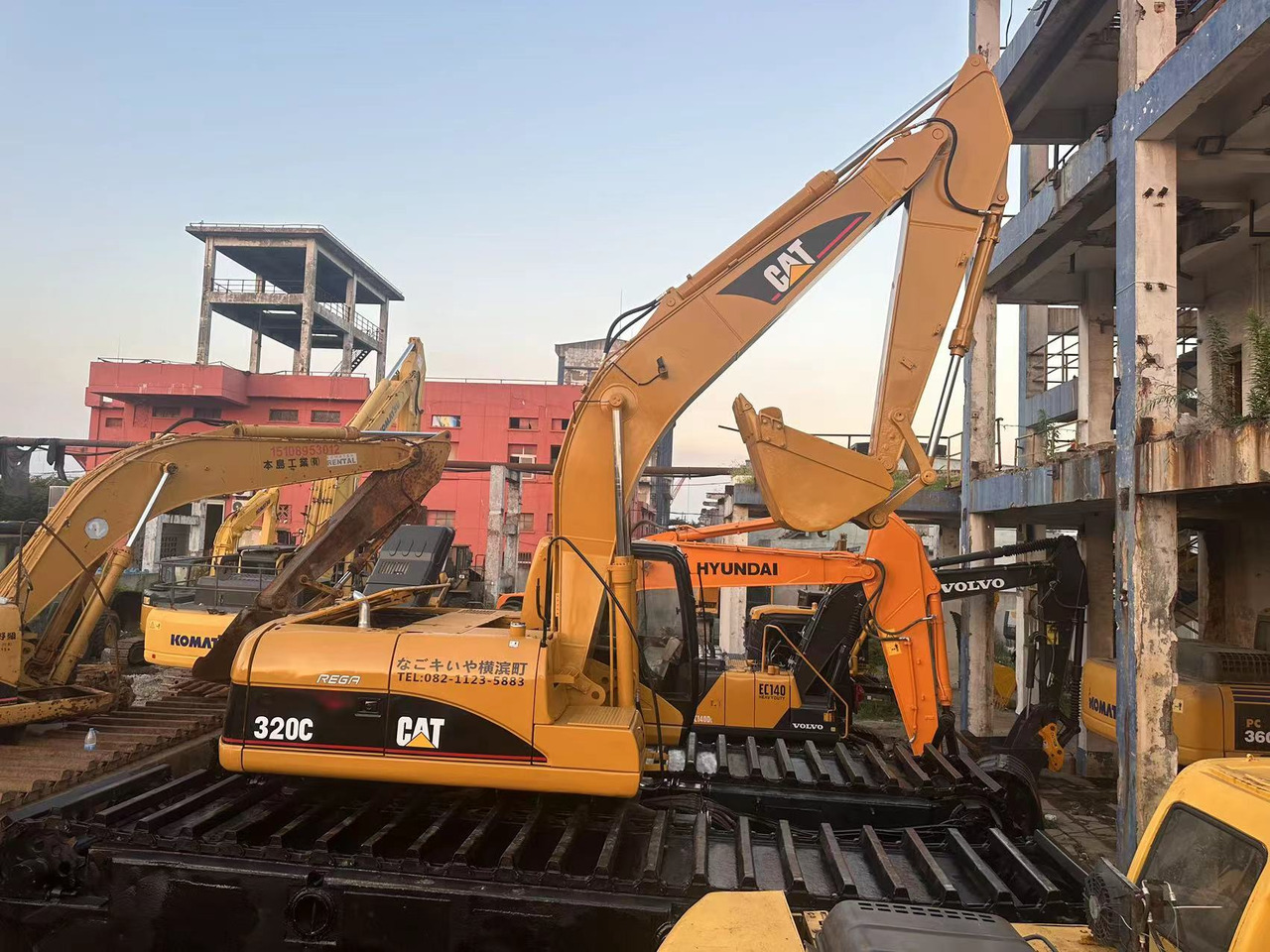 CATERPILLAR 320C - 水陆两用挖掘机:图2 CATERPILLAR 320C - 水陆两用挖掘机:图2