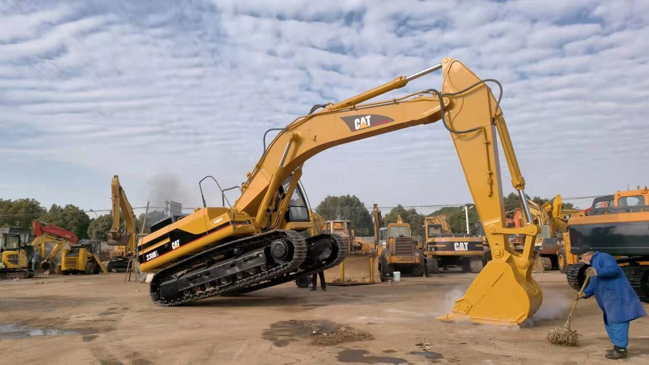 CATERPILLAR 330BL - 履带式挖掘机:图1 CATERPILLAR 330BL - 履带式挖掘机:图1