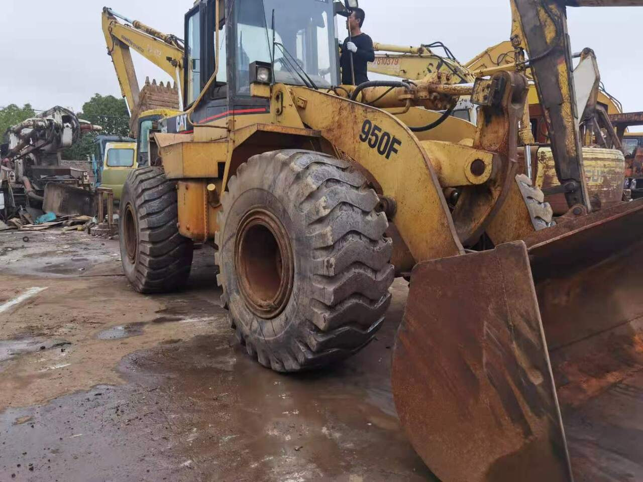 CATERPILLAR 950F - 轮式装载机:图1 CATERPILLAR 950F - 轮式装载机:图1