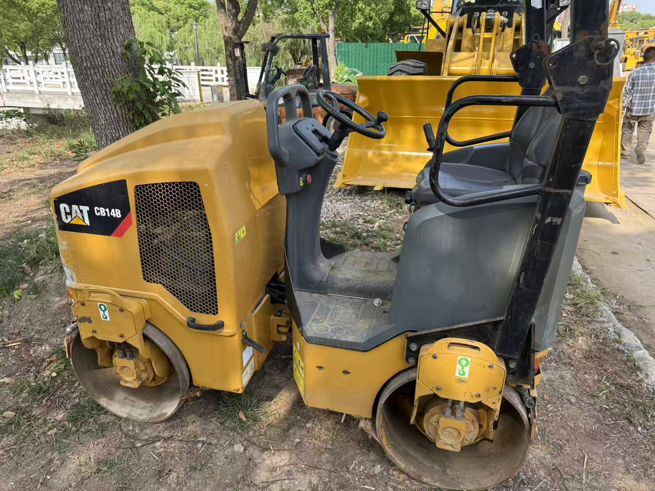 CATERPILLAR CB14B - 碾压机:图4 CATERPILLAR CB14B - 碾压机:图4