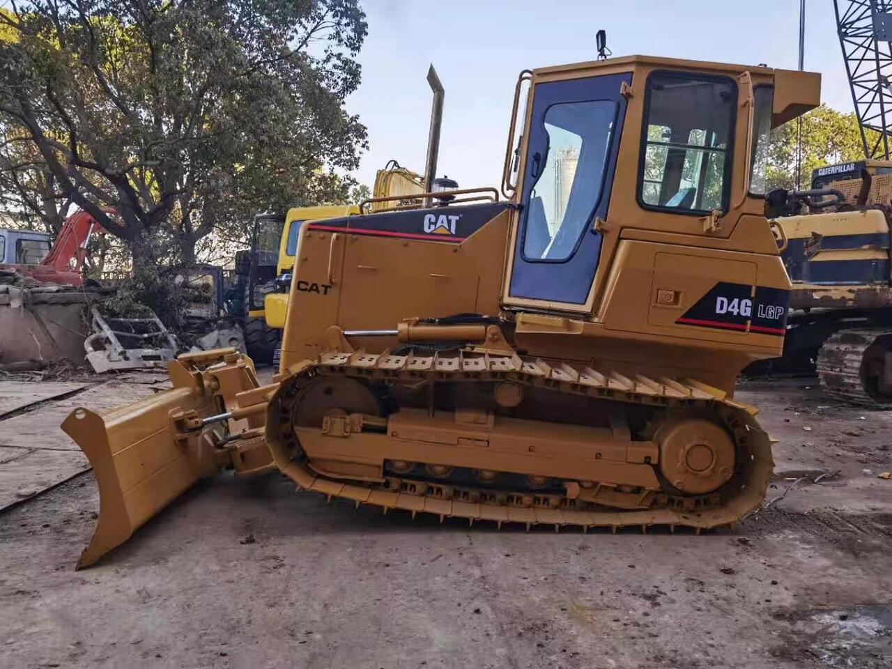 CATERPILLAR D4G - 推土机:图1 CATERPILLAR D4G - 推土机:图1