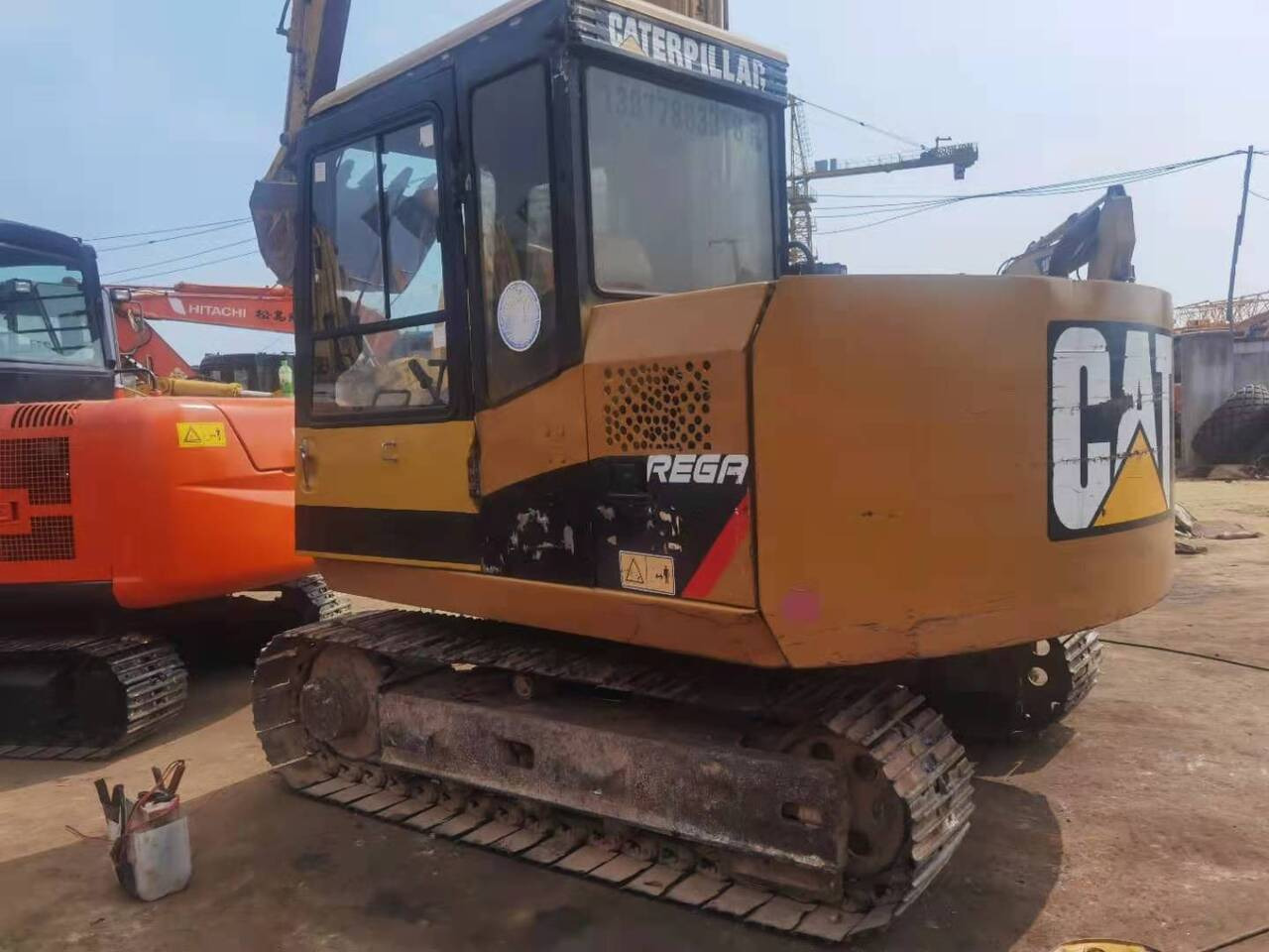 CATERPILLAR E70B - 履带式挖掘机:图2 CATERPILLAR E70B - 履带式挖掘机:图2