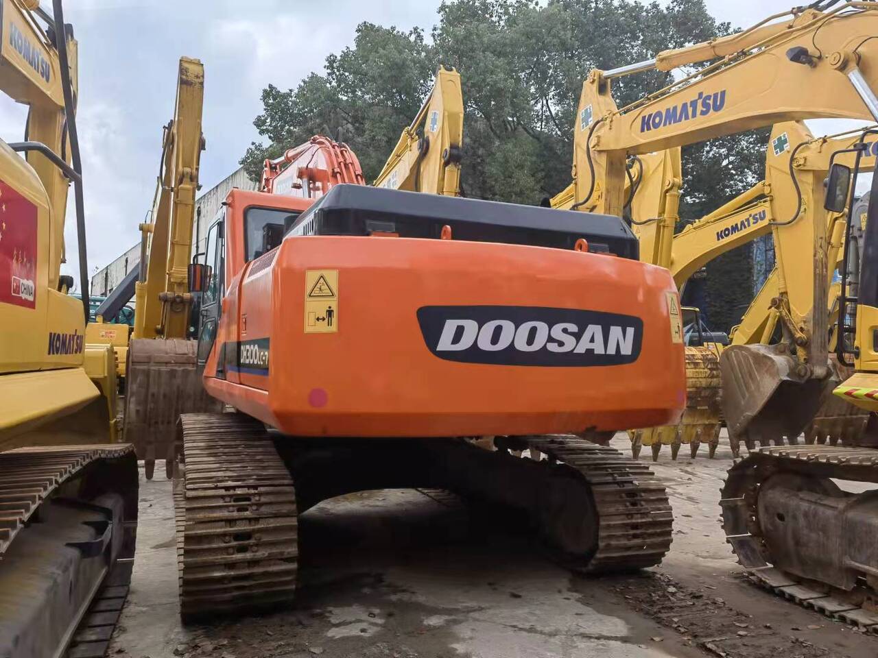DOOSAN DH300 - 履带式挖掘机:图3 DOOSAN DH300 - 履带式挖掘机:图3