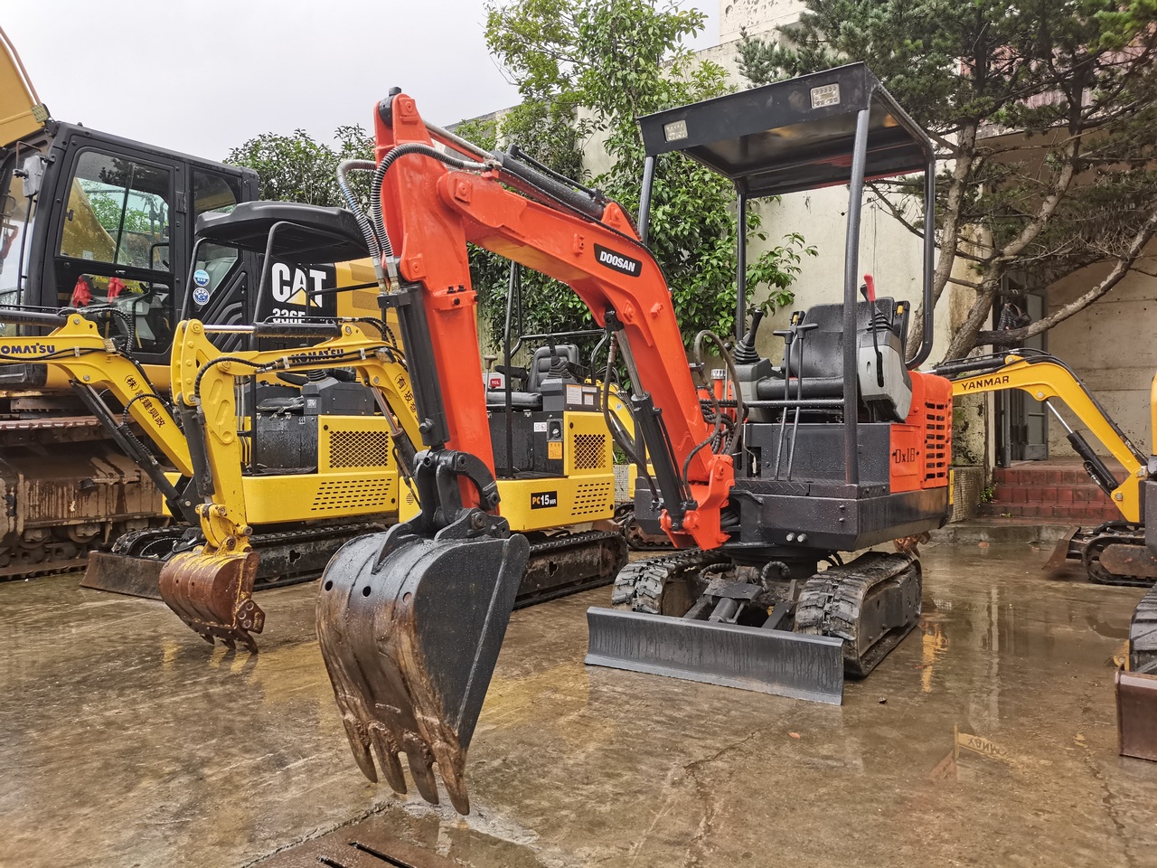 DOOSAN DX18 - 小型挖掘机:图2 DOOSAN DX18 - 小型挖掘机:图2