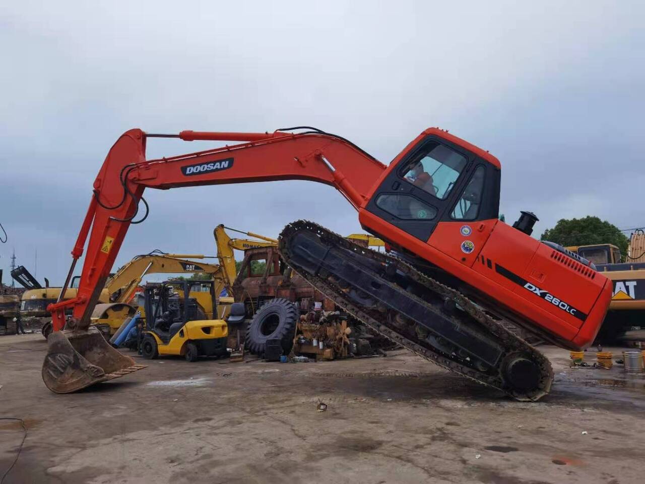 DOOSAN DX260 - 履带式挖掘机:图5 DOOSAN DX260 - 履带式挖掘机:图5