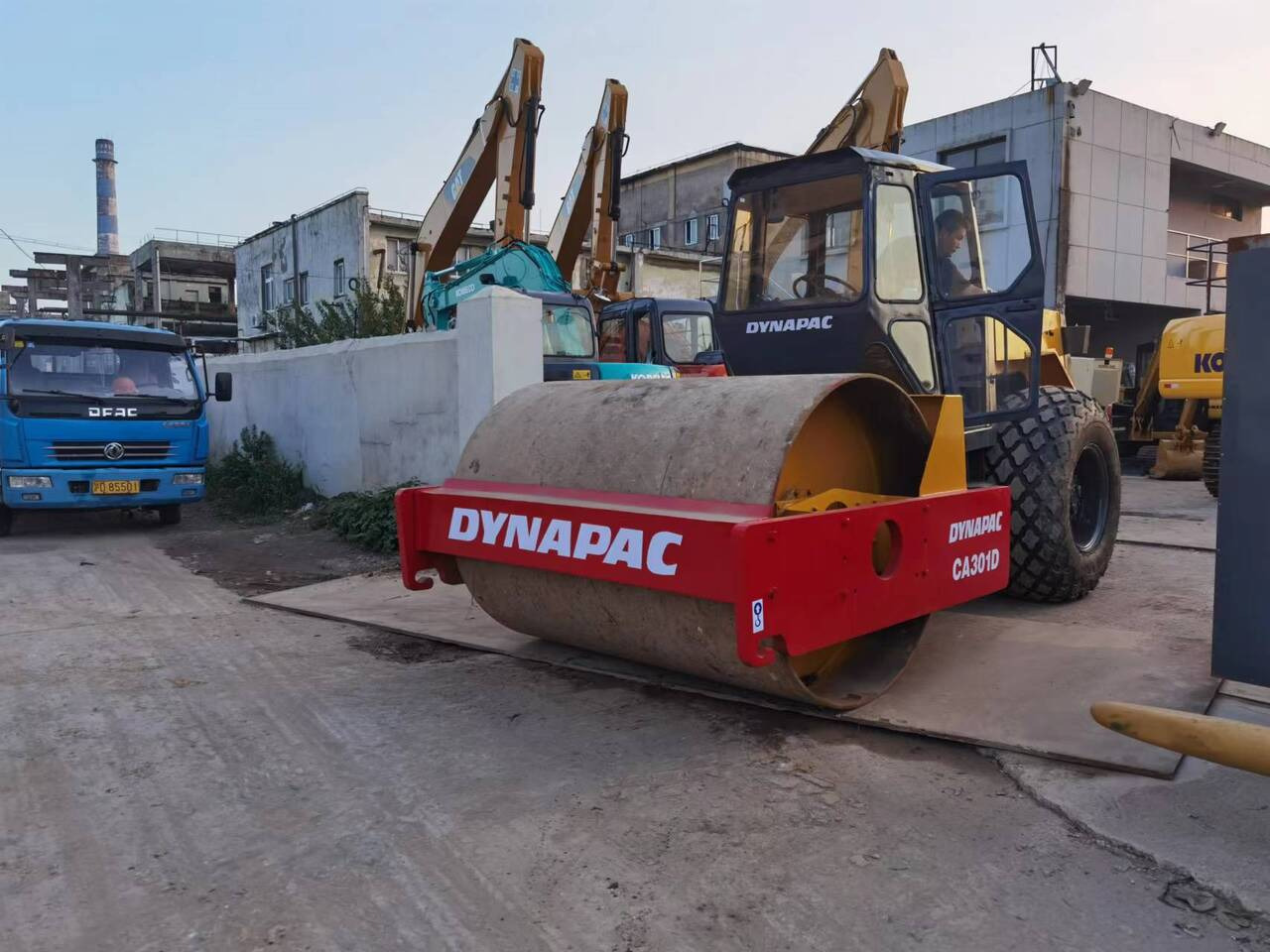 DYNAPAC CA301D-roller - 碾压机:图1 DYNAPAC CA301D-roller - 碾压机:图1